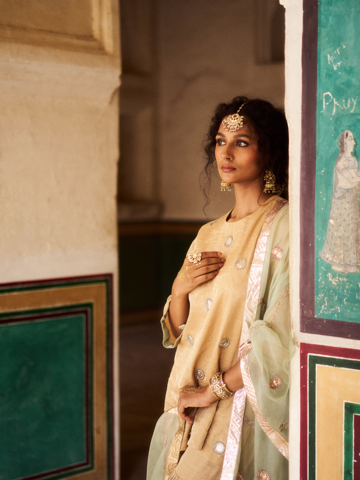 Falak Set- Beige