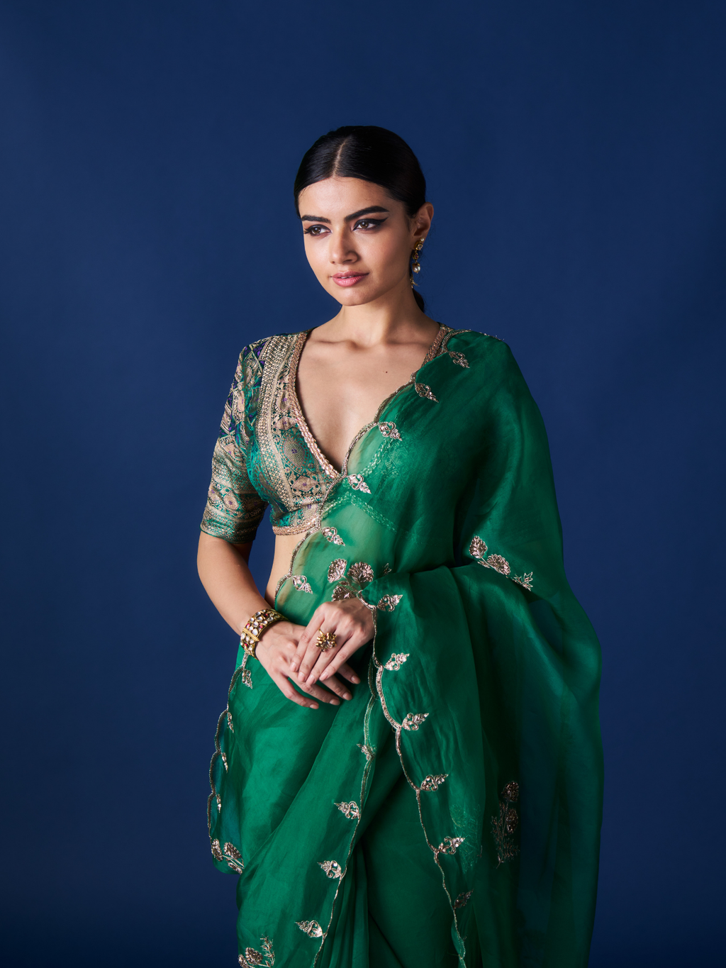 Scallop 3 Flower Saree